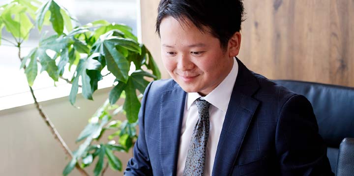 1日の仕事のスケジュールを教えてください。