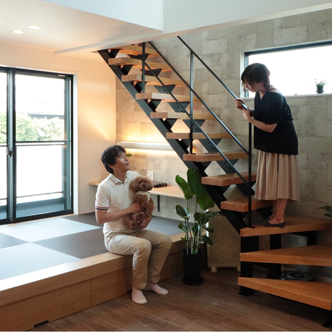 シンボリックな吹抜け階段