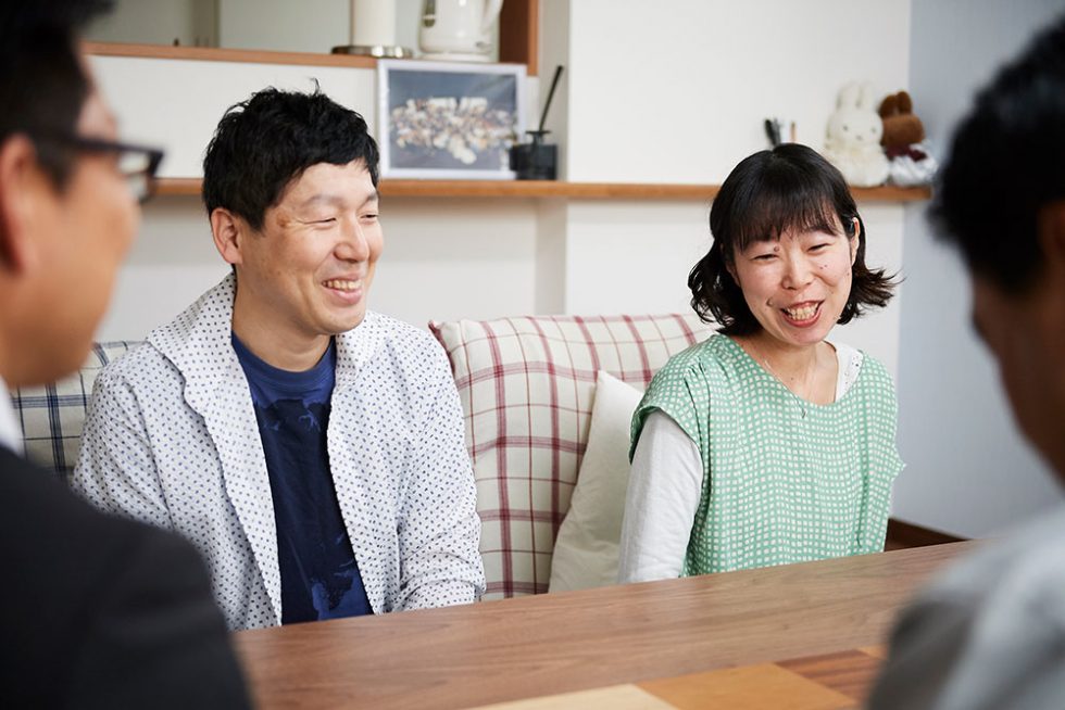 お客さまの声（インタビューの様子）エイワハウジングを選んだ理由は？｜大阪・兵庫の新築一戸建て、分譲住宅、建売住宅、注文住宅、モデルハウス分譲ならエイワハウジング