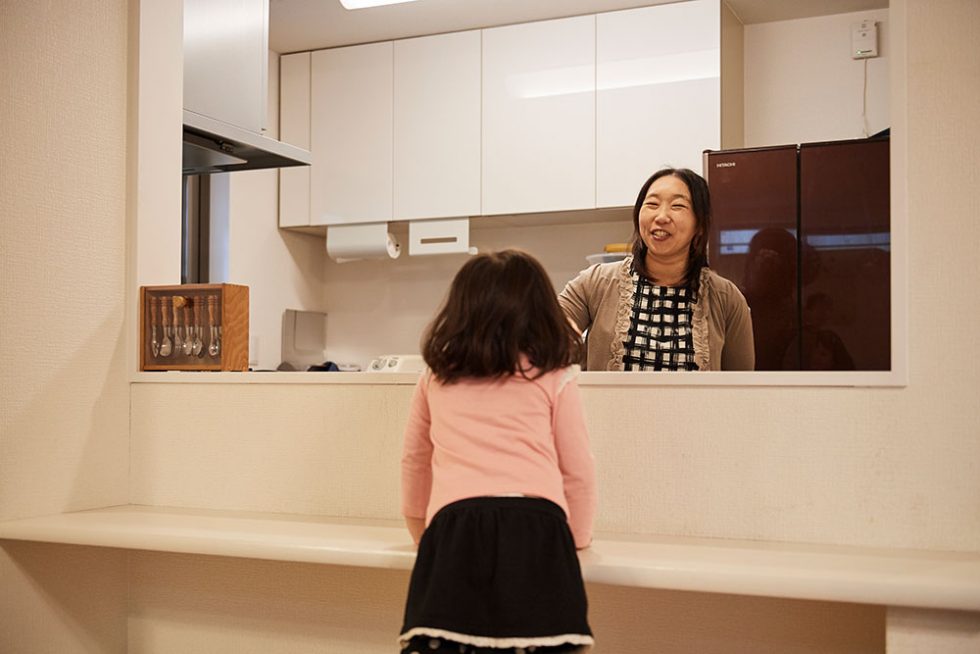 お客さまの声（インタビューの様子）住まいの中で気に入っているところは？｜大阪・兵庫の新築一戸建て、分譲住宅、建売住宅、注文住宅、モデルハウス分譲ならエイワハウジング