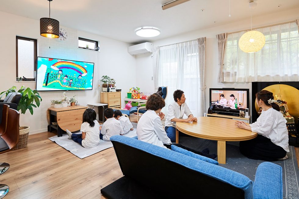 お客さまの声（インタビューの様子）住まいの中で気に入っているところは？｜大阪・兵庫の新築一戸建て、分譲住宅、建売住宅、注文住宅、モデルハウス分譲ならエイワハウジング