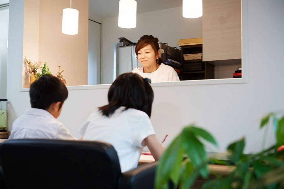 お客さまの声（インタビューの様子）｜大阪・兵庫の新築一戸建て、分譲住宅、建売住宅、注文住宅、モデルハウス分譲ならエイワハウジング