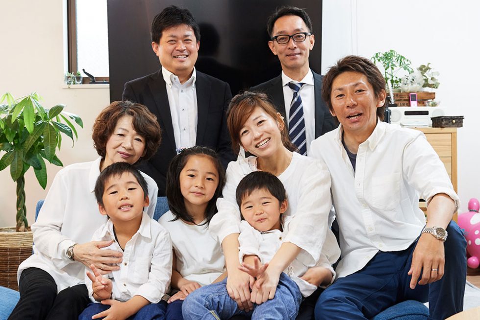 お客さまの声（インタビューの様子）｜大阪・兵庫の新築一戸建て、分譲住宅、建売住宅、注文住宅、モデルハウス分譲ならエイワハウジング