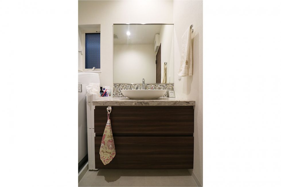 タイルが可愛い洗面化粧台｜大阪・兵庫の新築一戸建て、分譲住宅、建売住宅、注文住宅、モデルハウス分譲ならエイワハウジング