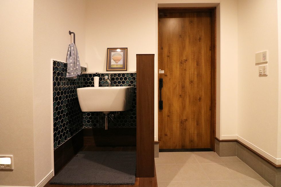 玄関にセカンド洗面｜大阪・兵庫の新築一戸建て、分譲住宅、建売住宅、注文住宅、モデルハウス分譲ならエイワハウジング