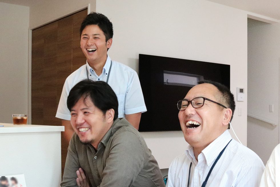 お客さまの声（インタビュー時の様子）スタッフの印象はいかがでしたか？｜大阪・兵庫の新築一戸建て、分譲住宅、建売住宅、注文住宅、モデルハウス分譲ならエイワハウジング